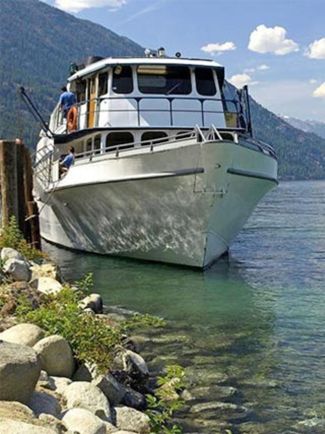 Take a scenic ferry ride on the Lady of the Lake to the charming village of Stehekin, surrounded by untouched landscapes.
