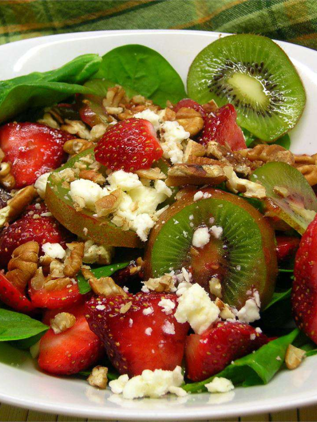 Serve immediately and enjoy this refreshing and delicious summer salad!

