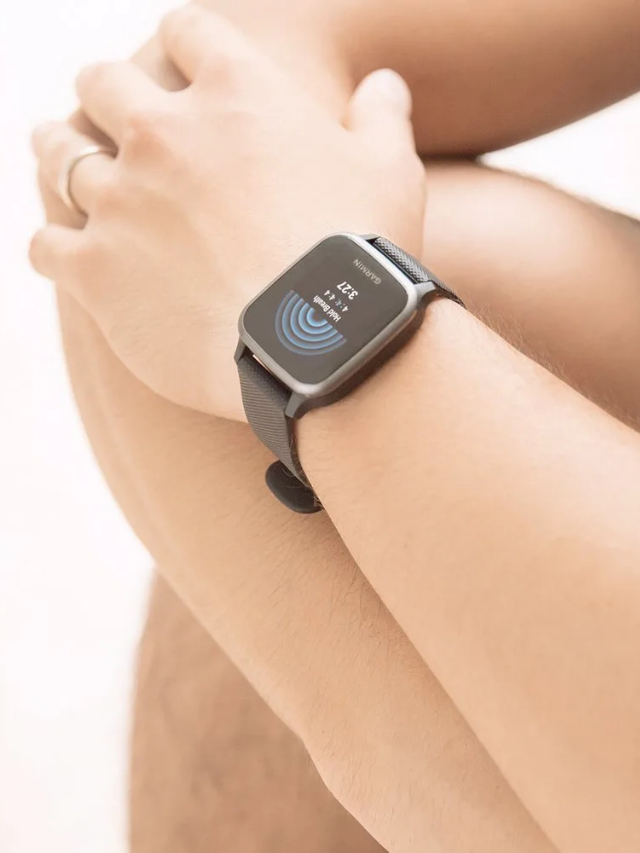 Replace with your actual website link or a landing page for the Garmin smartwatch deals.
