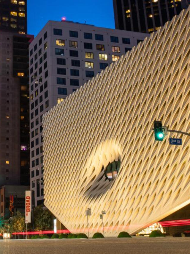 Look beyond the modern skyscrapers and discover L.A.'s architectural gems. From the neo-classical grandeur of the Griffith Observatory to the Victorian Romanesque wonder of the Bradbury Building, the city's architectural legacy is waiting to be explored.