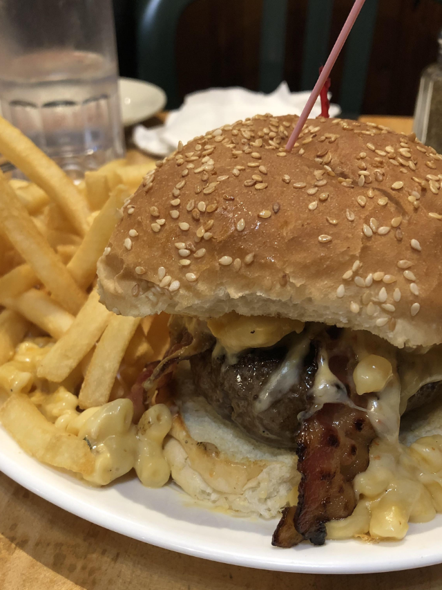  Hawaii brings a taste of paradise to the burger world. Think juicy pineapple rings, sweet teriyaki glaze, and maybe even some sriracha mayo for a delicious sweet and spicy combo.