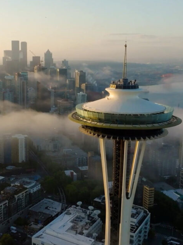 Space Needle: Ascend to Breathtaking Cityscapes