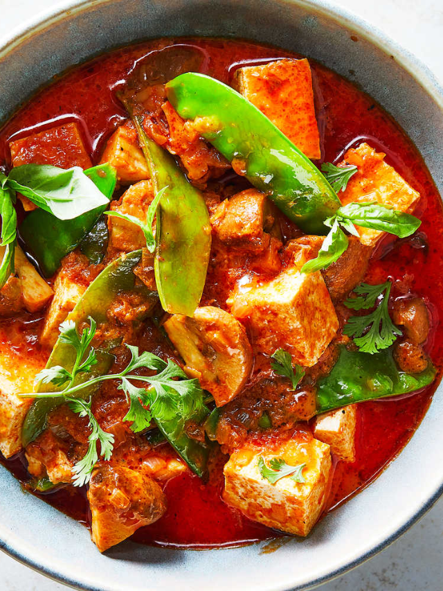 Take your taste buds on a trip! Whip up a quick Thai curry with vegetables and tofu, or indulge in a creamy Italian pasta dish like pesto penne with grilled chicken.
