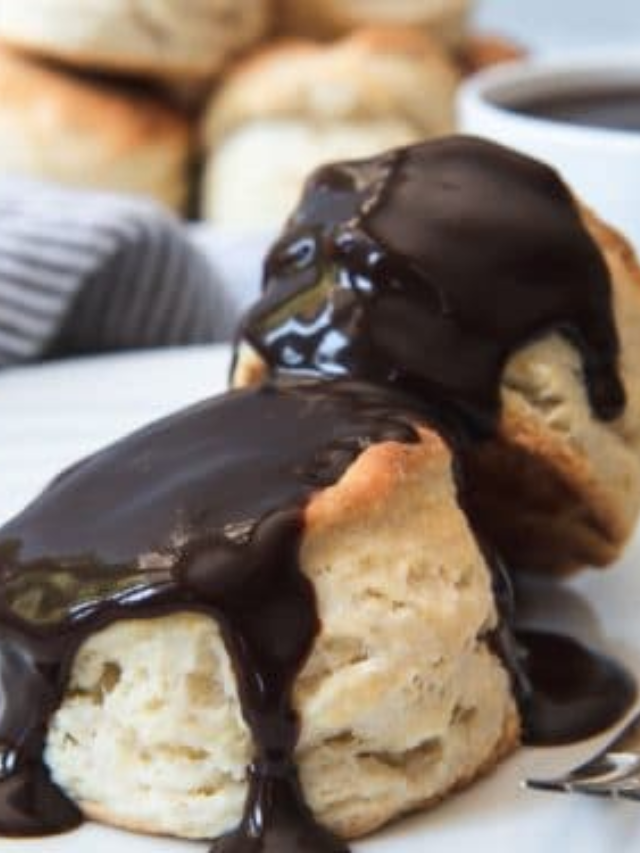 Don't be fooled by the name! Arkansas' chocolate gravy is a sweet and savory sensation. Rich chocolate sauce is spooned over hot biscuits for a unique and satisfying breakfast or dinner.