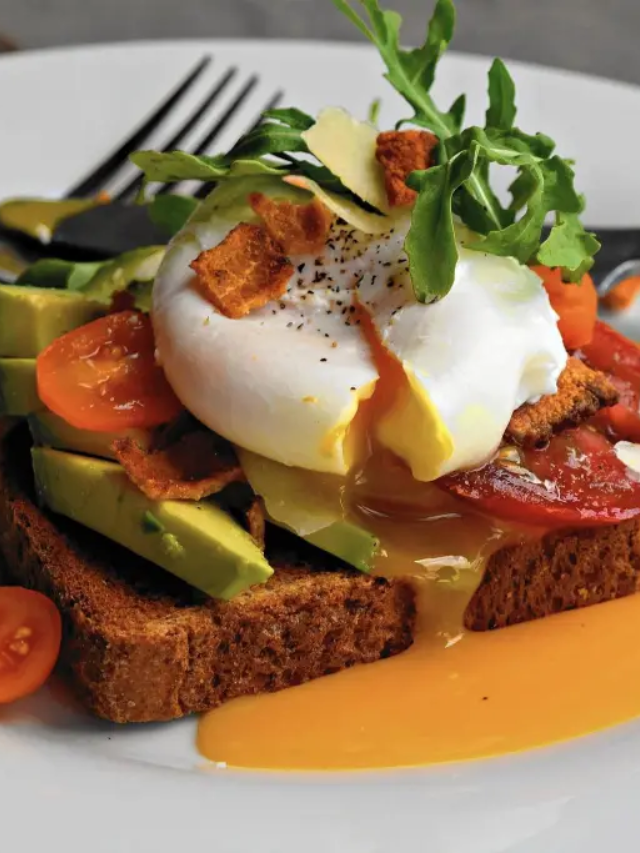 California is a haven for fresh, seasonal produce. Whip up a trendy avocado toast topped with a poached egg and cherry tomatoes for a light and healthy meal.