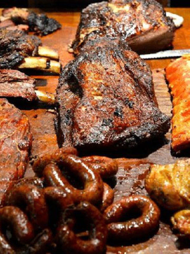 Tantalize your taste buds with a culinary adventure across America. Savor the smoky flavors of Southern BBQ, indulge in the rich seafood bounty of the coasts, or explore the diverse culinary scene of bustling metropolises.