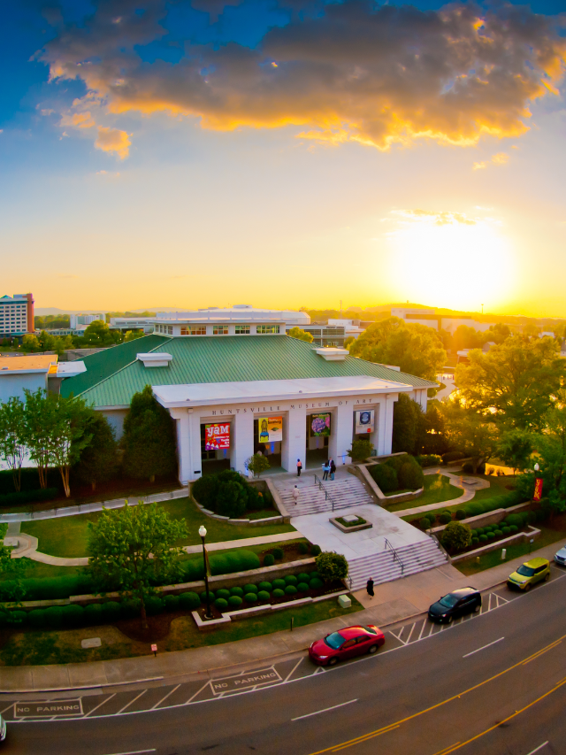  Artistic Delights: Huntsville Museum of Art
