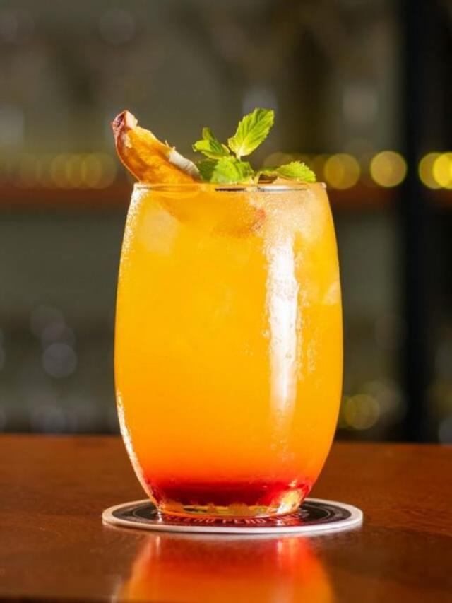 Bloody Orange Juice - Orange juice with a splash of grenadine for a bloody effect.
