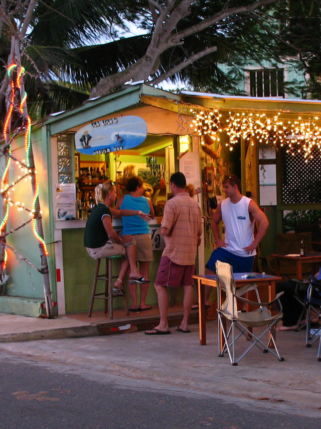 Lola's Beach Bar
