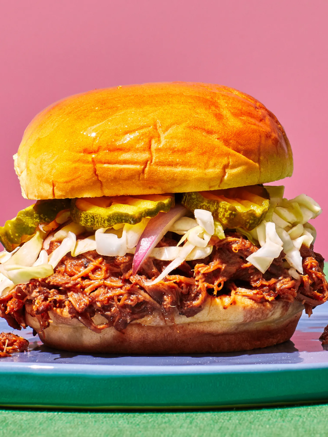  Slow Cooker BBQ Pulled Pork Sandwiches