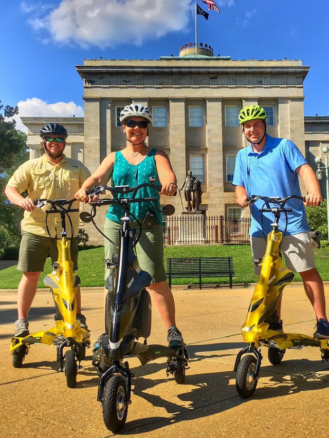 A group of people on a Raleigh Historian-Guided Walking Tour
