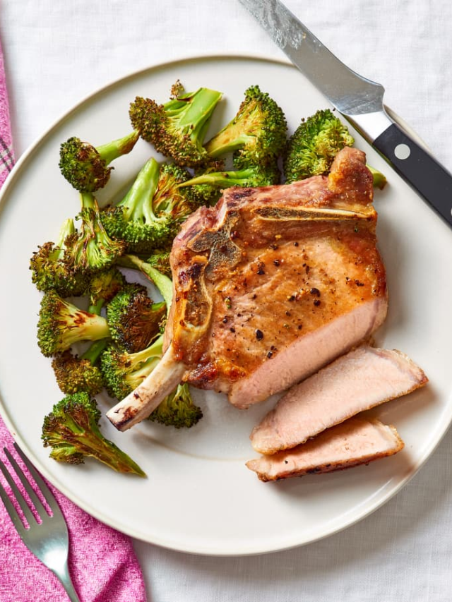  Classic Comfort: Pan-Roasted Pork Chops & Potatoes
