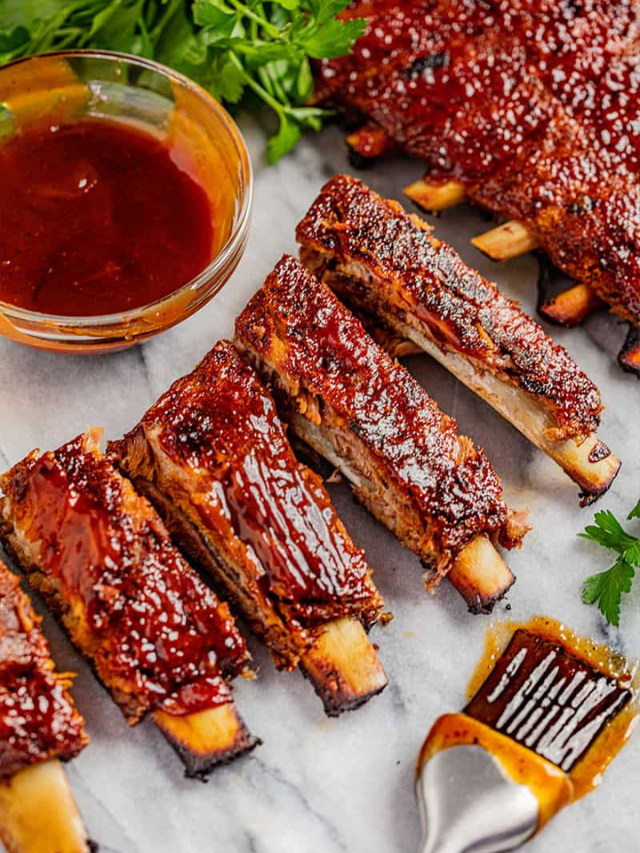  A plate of delicious St. Louis-style BBQ ribs
