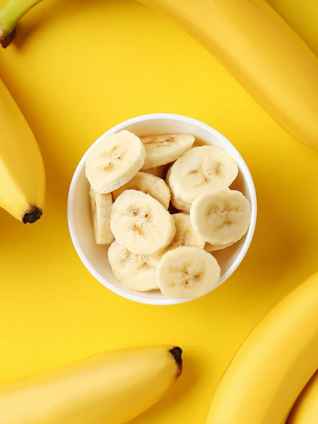 A single banana peel with a common rarity label.
