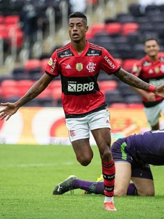Highlight key players who can impact the match.
