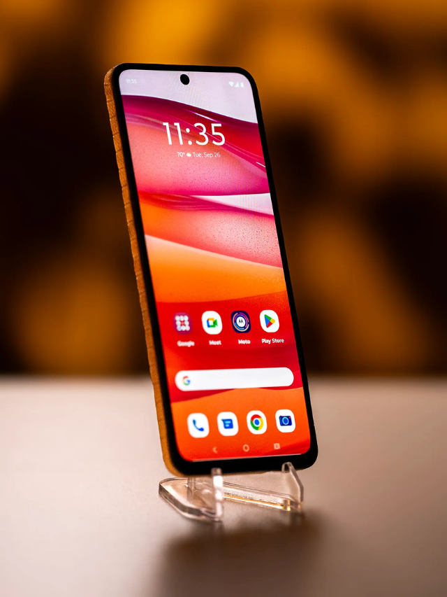 Large and Immersive Main Display**
