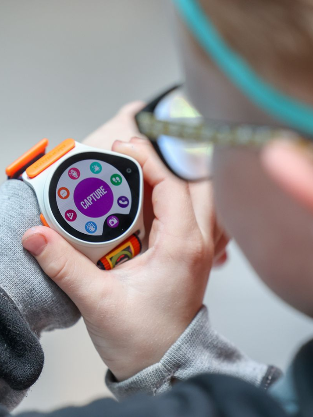  Caregivers can message and call the user account on the watch, mute the device during school hours, and choose who communicates with their child. Internet and regular social media platforms cannot be accessed through the watch.