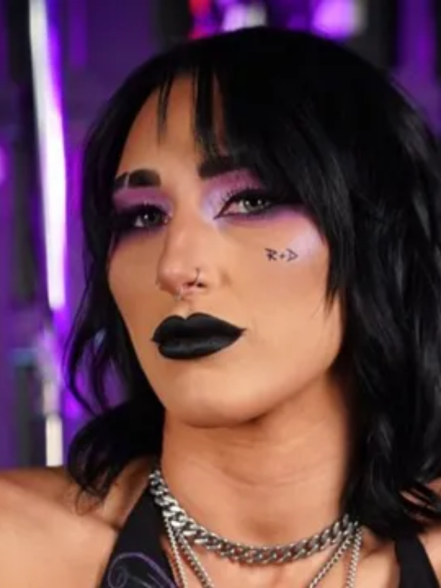 Deeb doesn't hold back her admiration for Ripley, calling her the biggest star in women's wrestling and praising her in-ring skills.