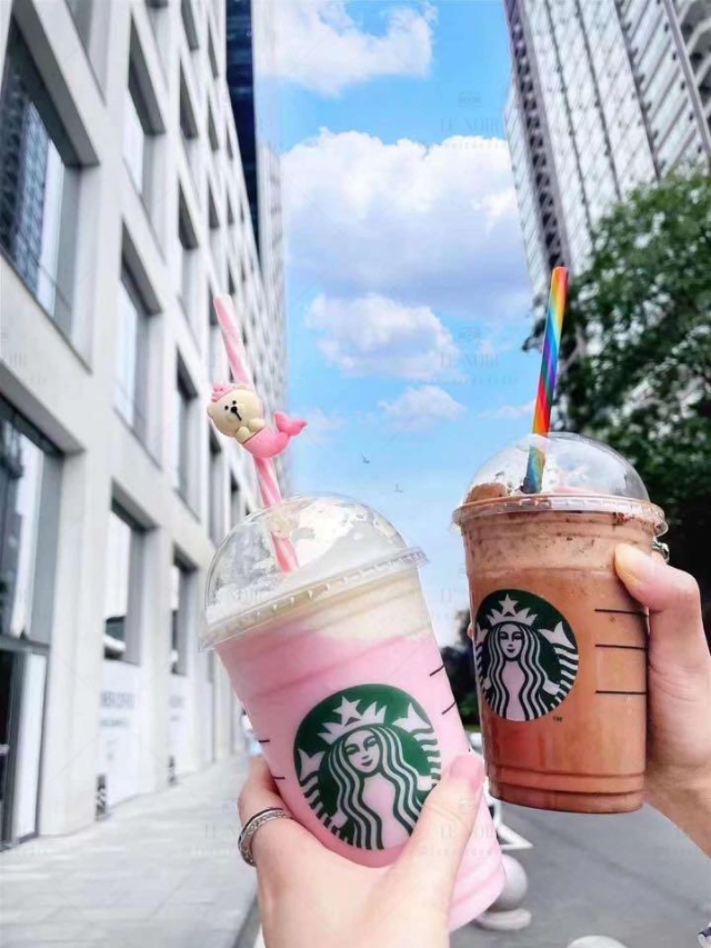 Reusable straws are a sustainable alternative to plastic straws.
They help to reduce plastic pollution.
Reusable straws can be made from a variety of materials, such as stainless steel, glass, and bamboo.