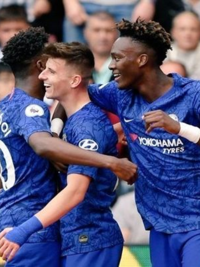  Chelsea's Spending Spree
