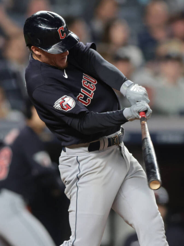  Highlight the competitive nature of the game, emphasizing how both teams traded blows throughout.
