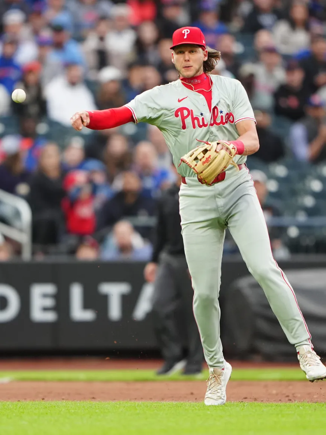 Former Phillies Closer Released by Cubs Due to Recent Struggles