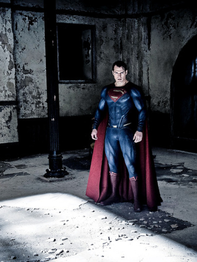 Zack Snyder’s DCEU Superman: Why No Trunks Was Perfect
