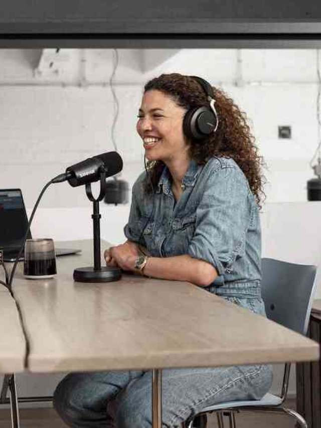 Ideal for Podcasting - Capture professional-quality audio for your podcasts.
